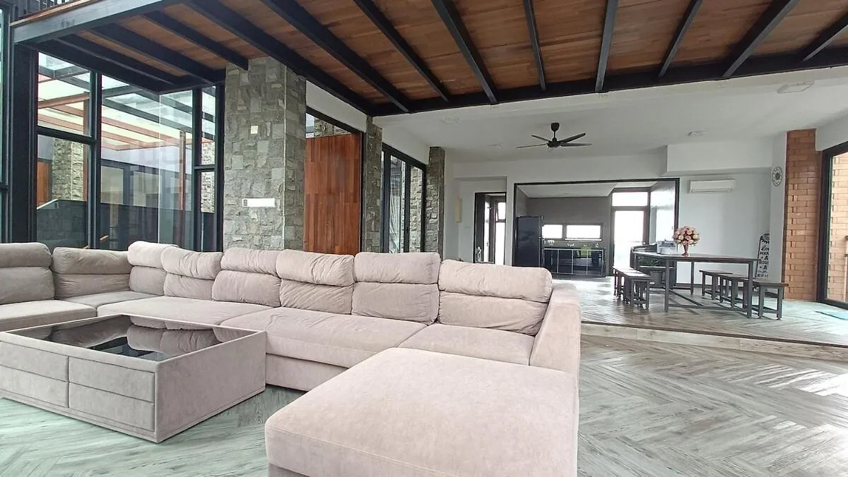 Pulai Blue Lake Homestay Johor Bahru